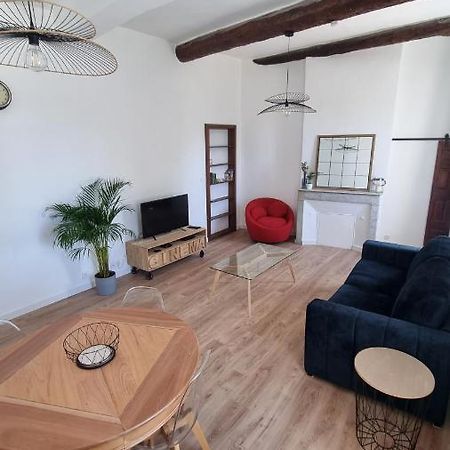 En Plein Coeur De Pelissanne - 55 M2 Renoves - Avec Parking Apartment Ngoại thất bức ảnh