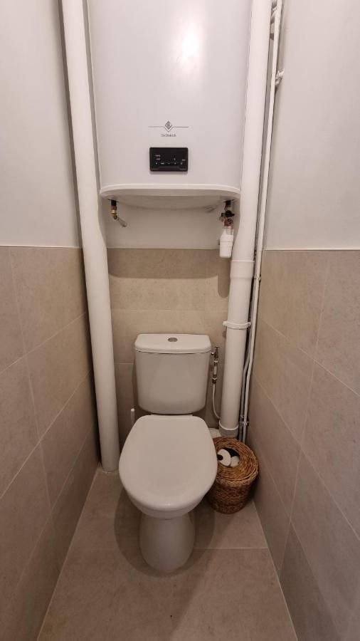 En Plein Coeur De Pelissanne - 55 M2 Renoves - Avec Parking Apartment Ngoại thất bức ảnh