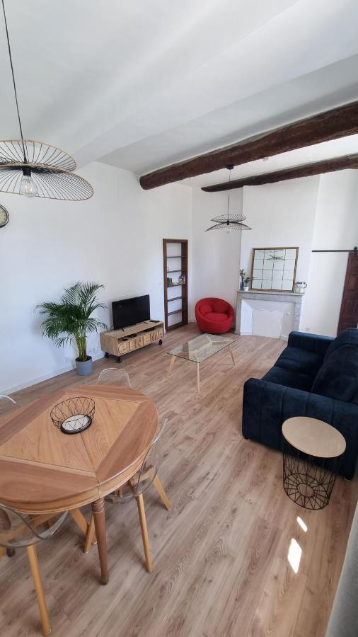En Plein Coeur De Pelissanne - 55 M2 Renoves - Avec Parking Apartment Ngoại thất bức ảnh